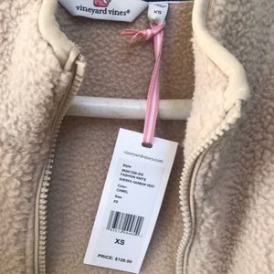 Vineyard vines, 2front zippered pockets